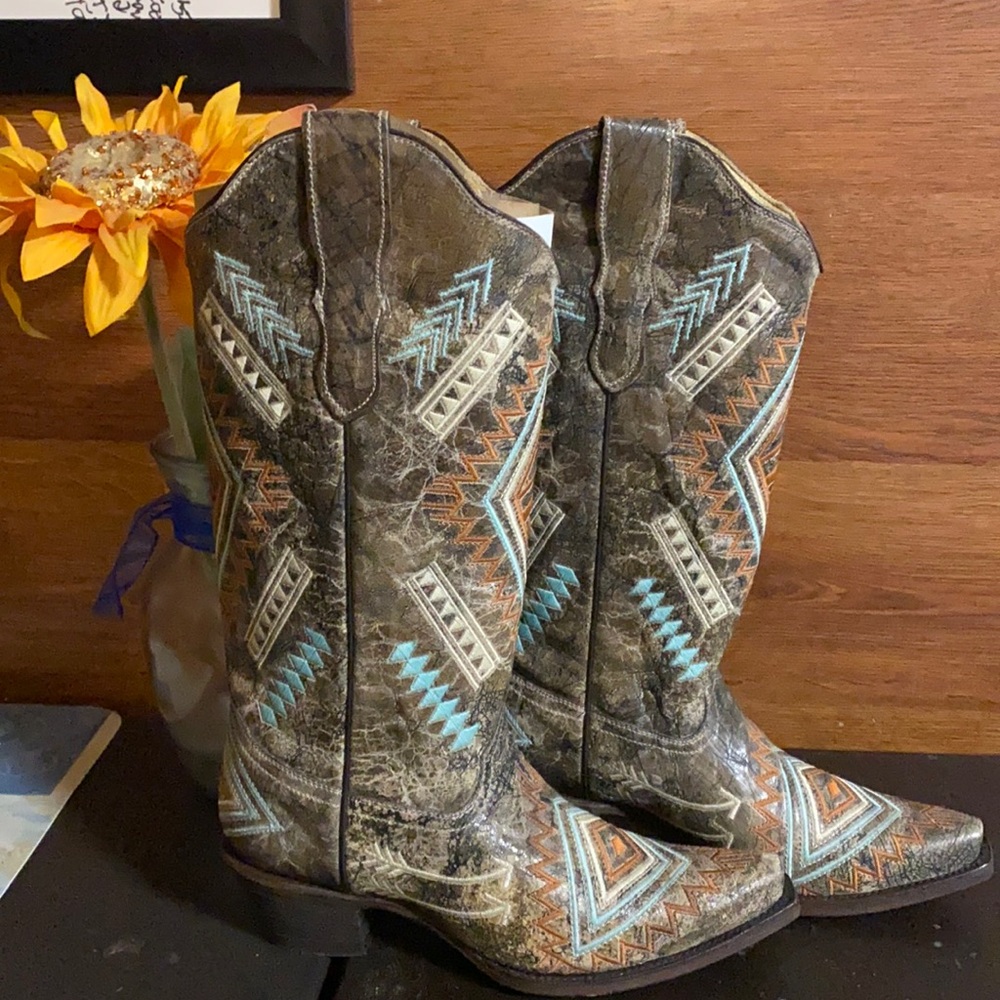 Women’s new size 6 never worn Corral Cowboy boots